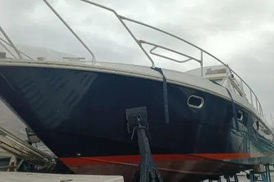 1990 Mochi Craft 42 AFT CABIN