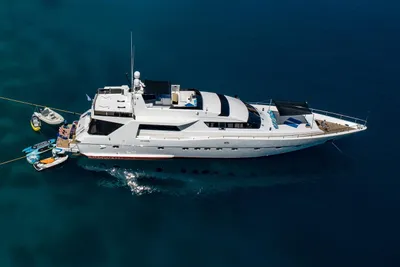 1997 Alfamarine 90