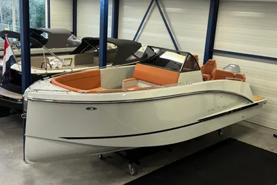 2025 Maxima 700 sport