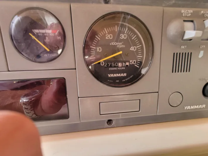 Phoenix Dawn Yacht Photos Pics 