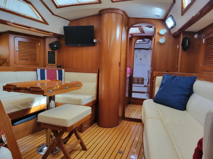 Phoenix Dawn Yacht Photos Pics 