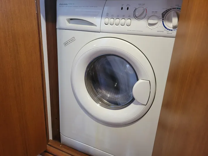 Phoenix Dawn Yacht Photos Pics 