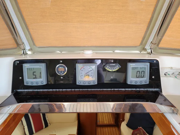 Phoenix Dawn Yacht Photos Pics 