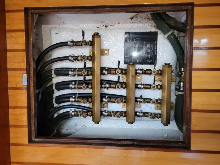 Phoenix Dawn Yacht Photos Pics 