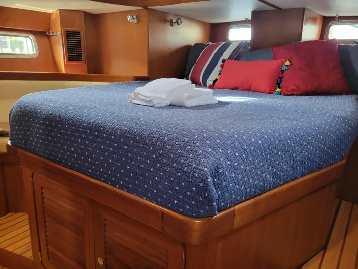 Phoenix Dawn Yacht Photos Pics 