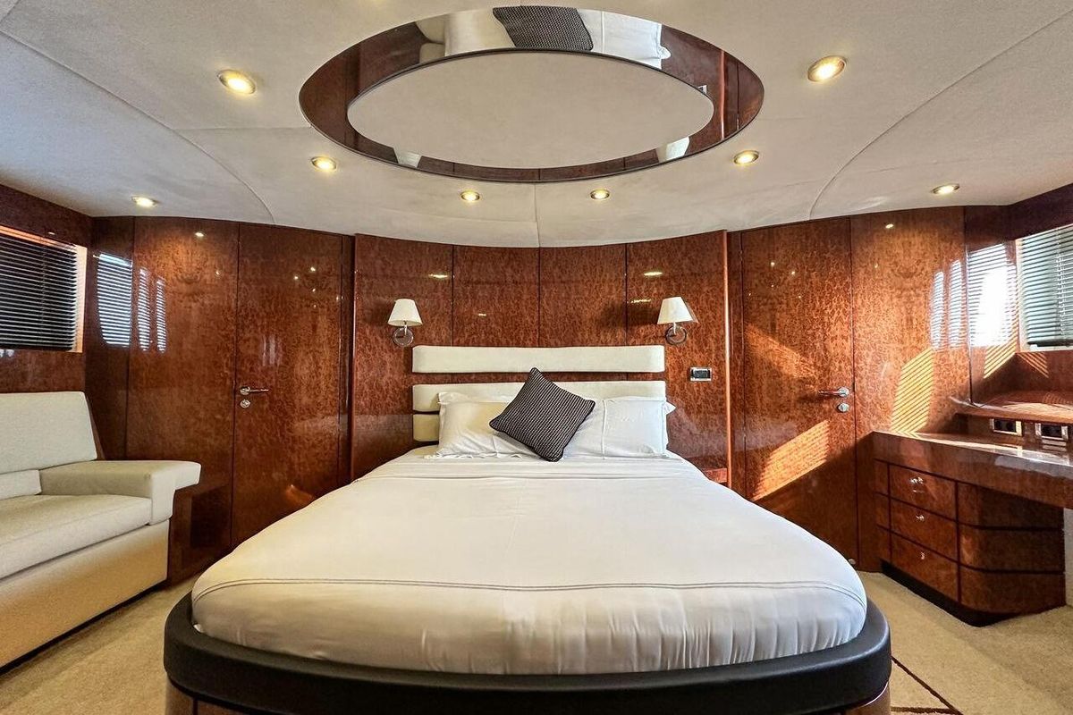2004 Fairline 73 