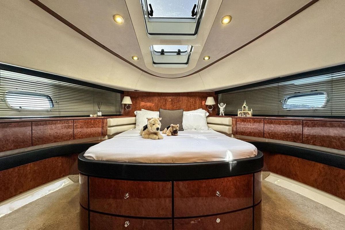 2004 Fairline 73 