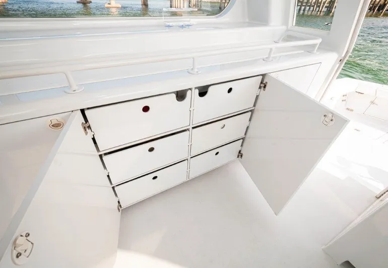 Big Horse Yacht Photos Pics 2006 Dixon Custom 52 Express- BIG HORSE- Command Deck