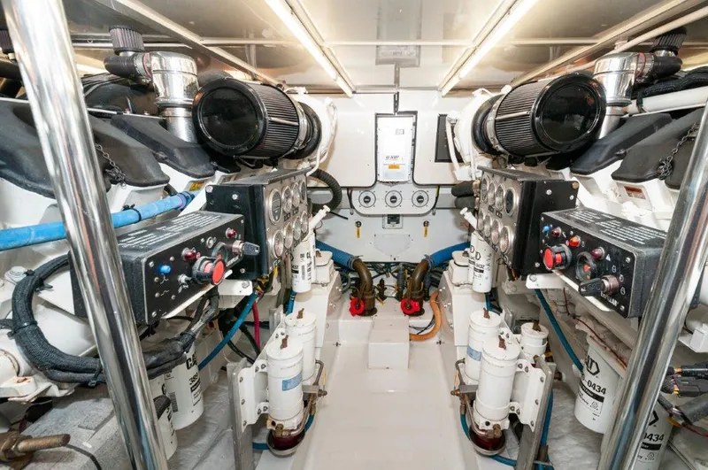 Big Horse Yacht Photos Pics 2006 Dixon Custom 52 Express- BIG HORSE- Engine Room