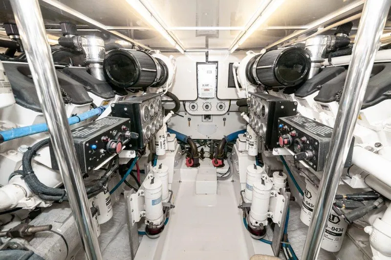 Big Horse Yacht Photos Pics 2006 Dixon Custom 52 Express- BIG HORSE- Engine Room