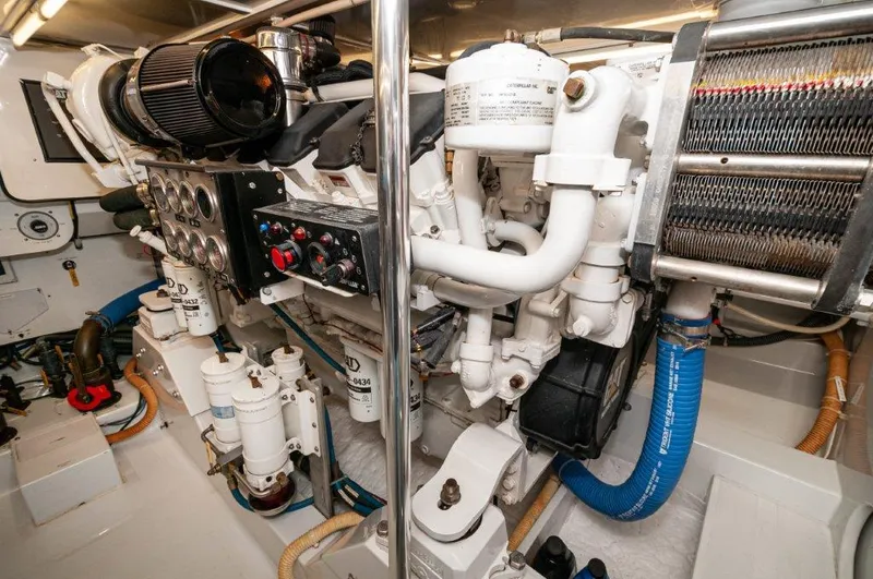 Big Horse Yacht Photos Pics 2006 Dixon Custom 52 Express- BIG HORSE- Engine Room