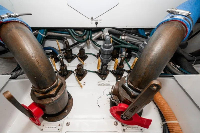 Big Horse Yacht Photos Pics 2006 Dixon Custom 52 Express- BIG HORSE- Engine Room