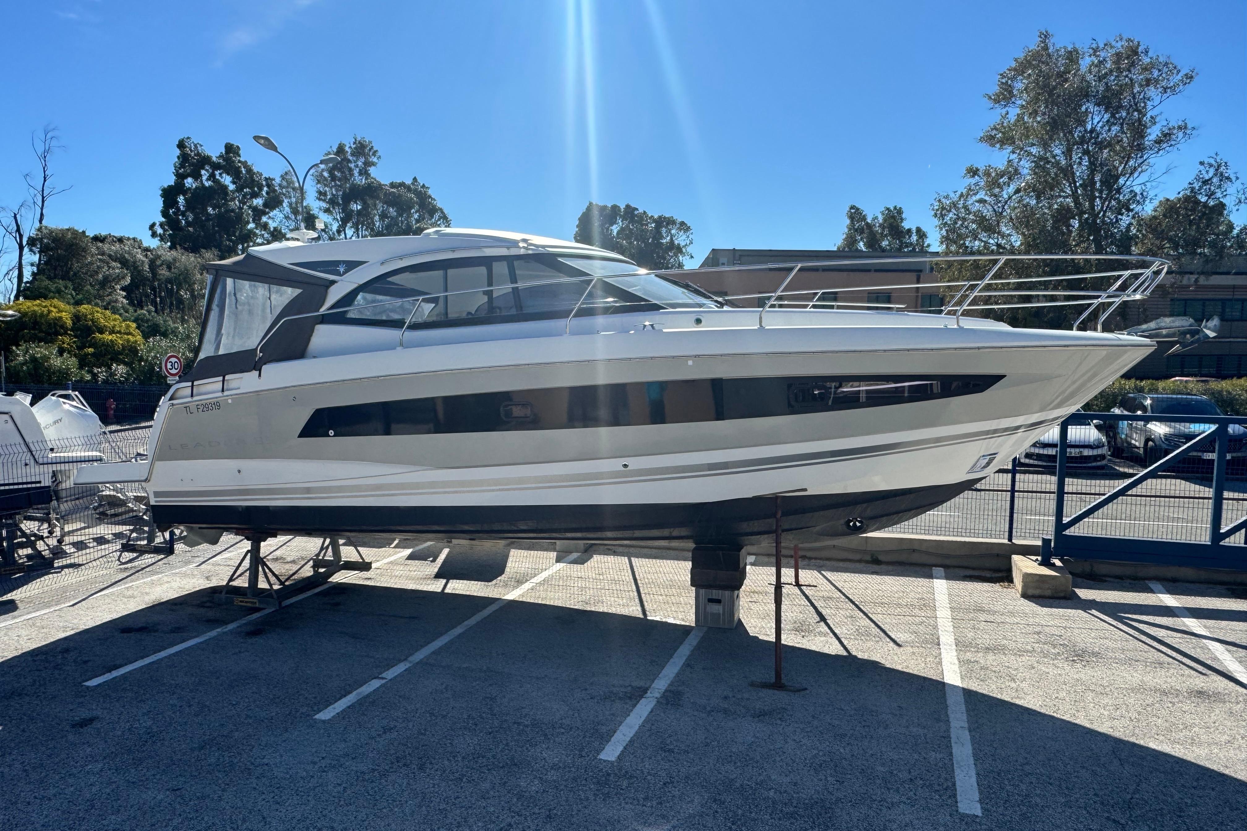 2015 Jeanneau Leader 36