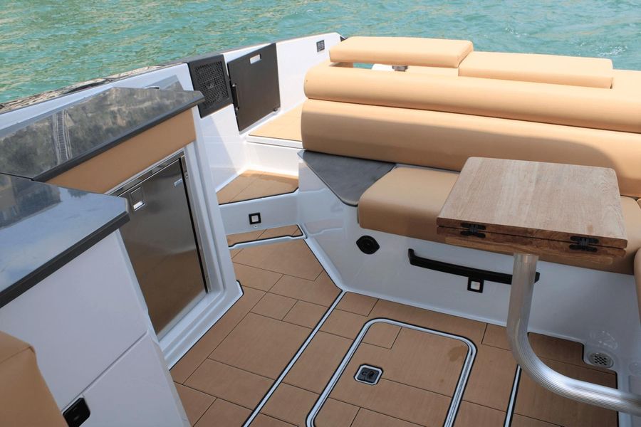 2022 Aviara AV32