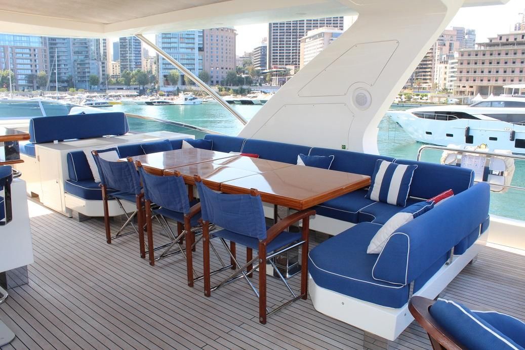 2008 Azimut 98 