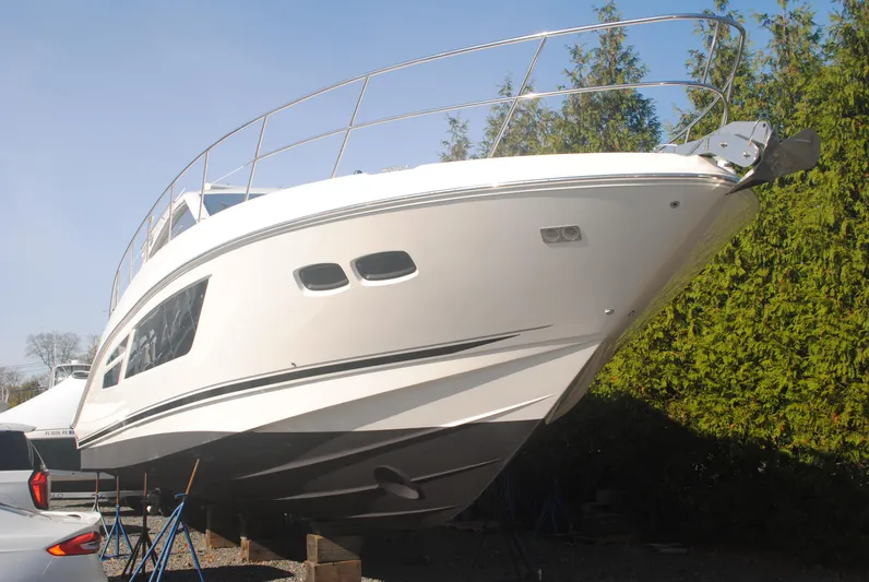  Yacht Photos Pics 2017 Sea Ray Sundancer 510 yacht on dry dock, side view.
