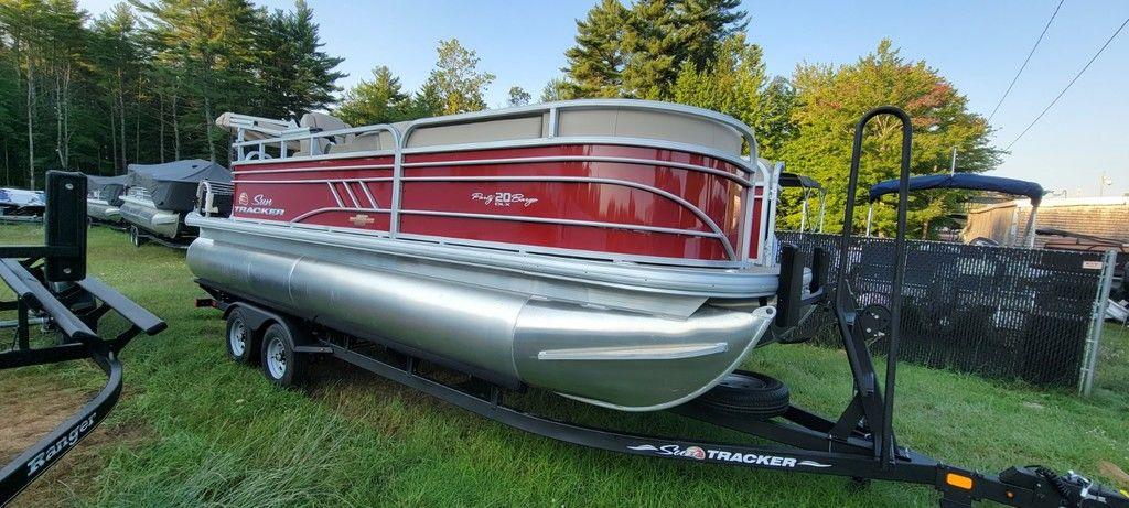 2023 Sun Tracker Party Barge 20 DLX
