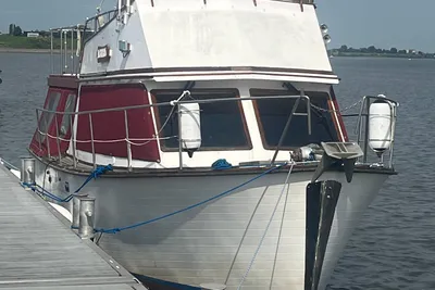 1980 AMS Marine Trawler 300 Sedan
