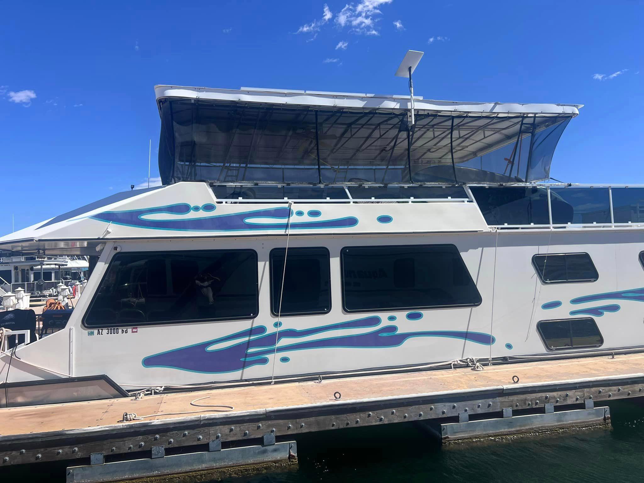 Fun Country Houseboat