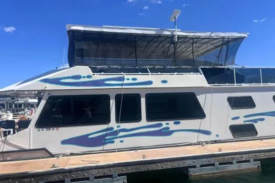 Fun Country Houseboat