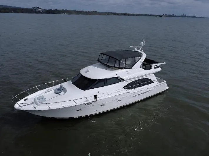Oceans 10 Yacht Photos Pics 