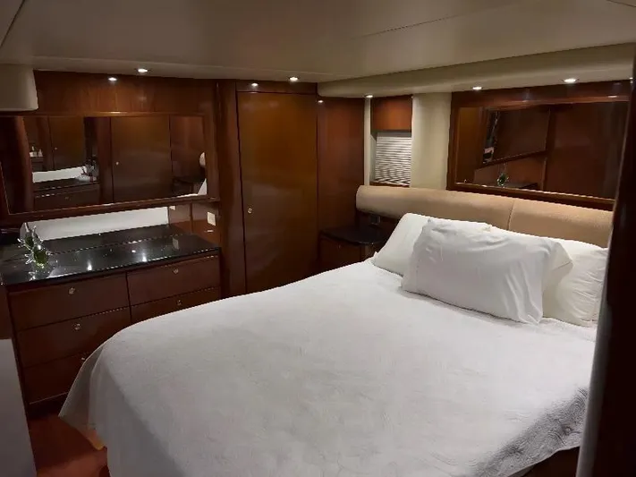 Oceans 10 Yacht Photos Pics 