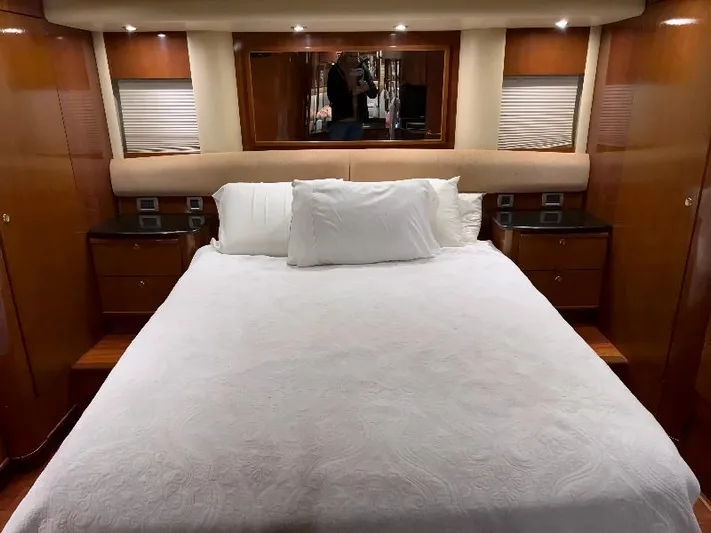 Oceans 10 Yacht Photos Pics 