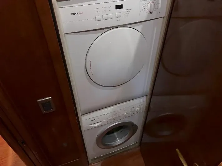 Oceans 10 Yacht Photos Pics 