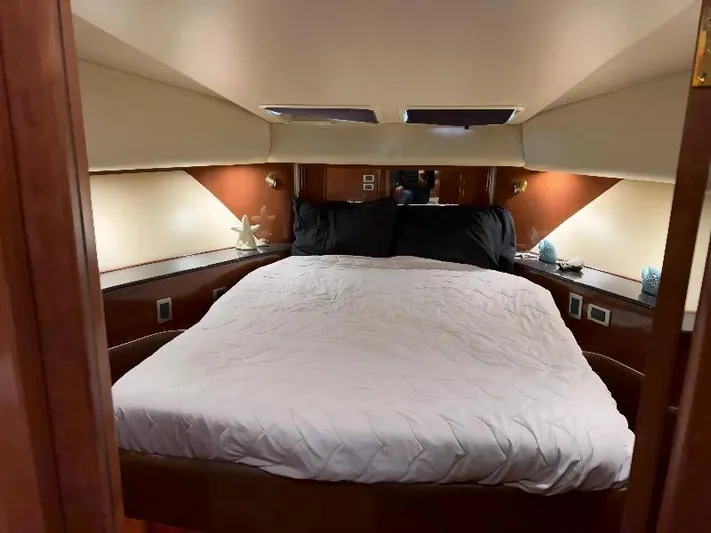 Oceans 10 Yacht Photos Pics 