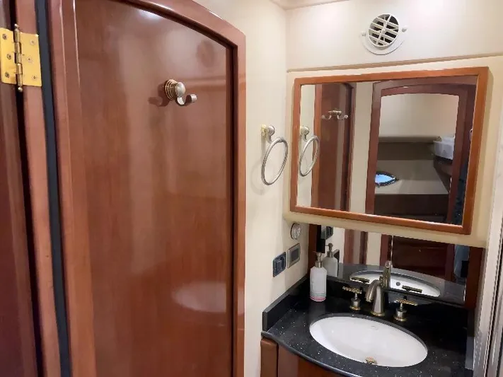 Oceans 10 Yacht Photos Pics 