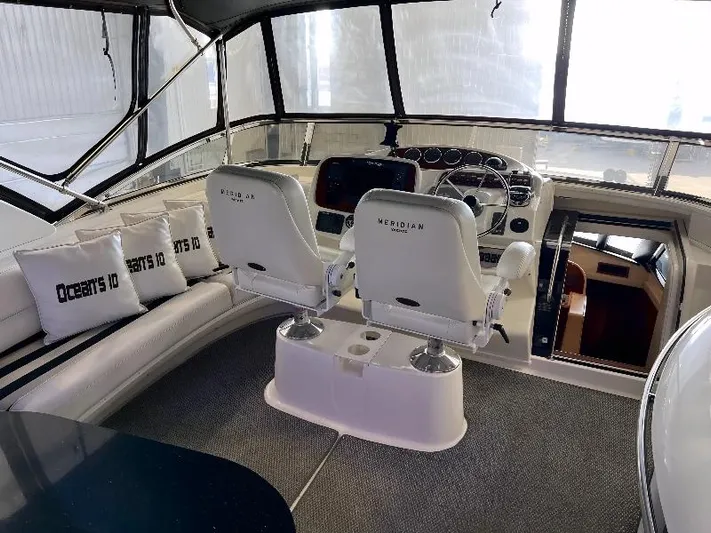 Oceans 10 Yacht Photos Pics 