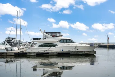 Meridian 580 Pilothouse