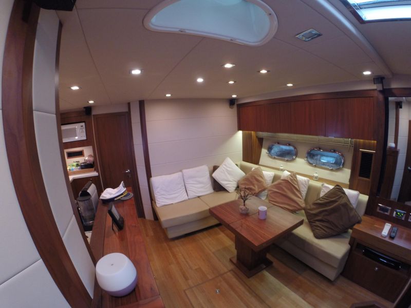 2012 Sunseeker Predator 54