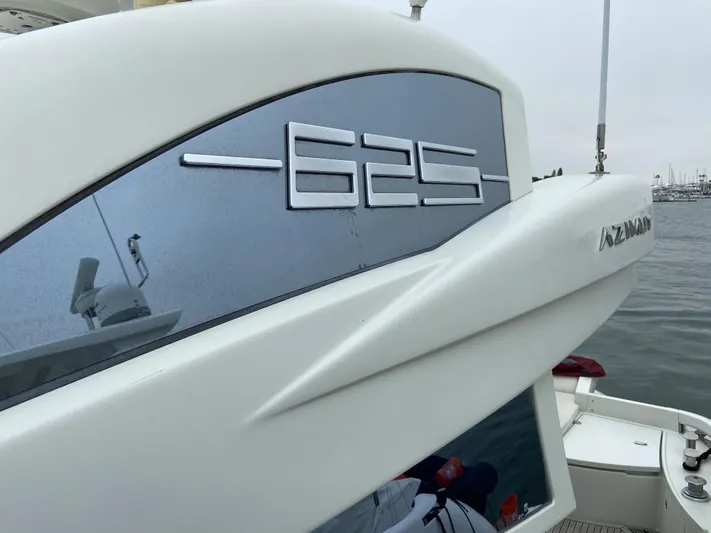 Slingshot Yacht Photos Pics 