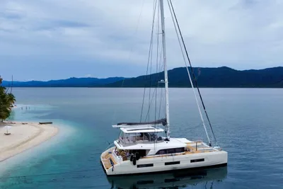 Lagoon 65