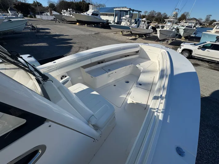 Temp Tag Yacht Photos Pics Regulator 31 boat 2022 on a lot, interior view.