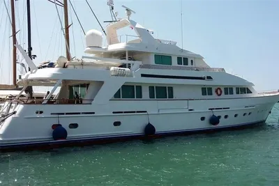 Feadship Style Explorer trawler