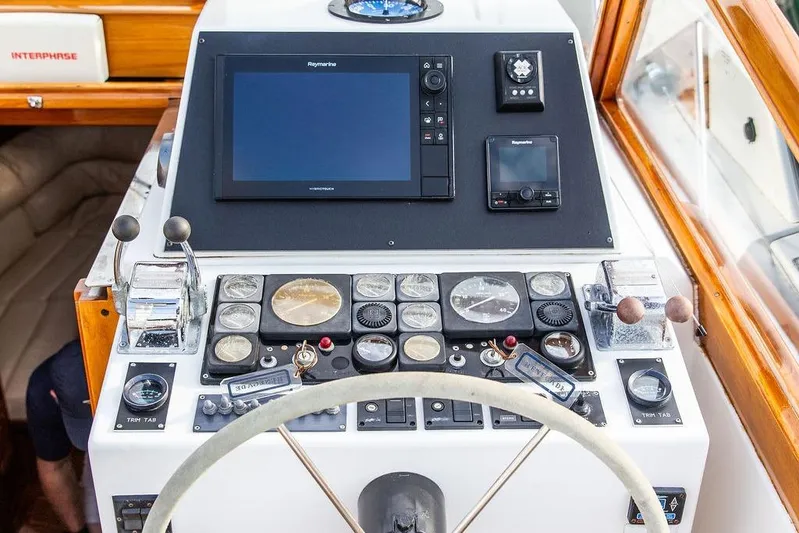 Renegade Yacht Photos Pics 1994 Little Harbor Express boat dashboard with navigation instruments and controls.