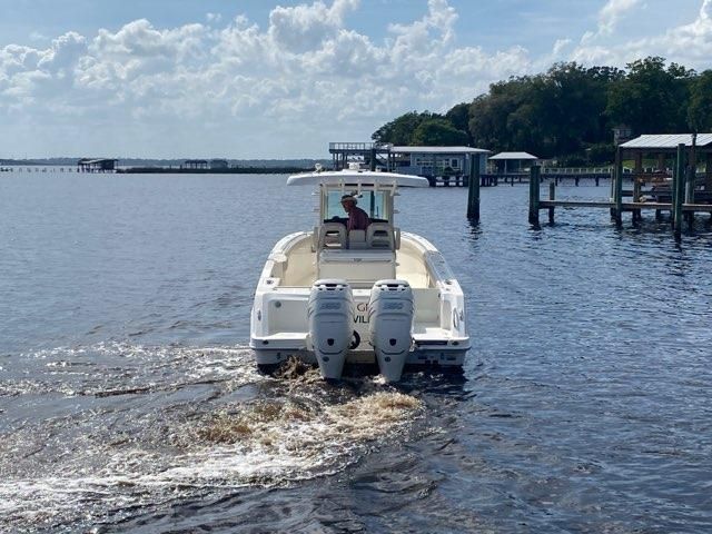 2017 Boston Whaler 330 Outrage