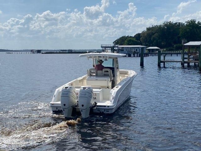 2017 Boston Whaler 330 Outrage