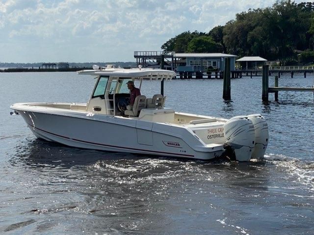 2017 Boston Whaler 330 Outrage