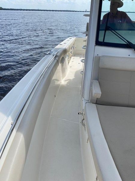 2017 Boston Whaler 330 Outrage