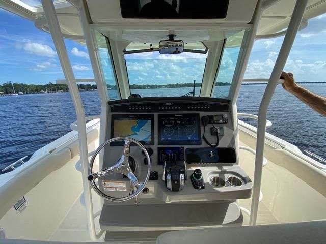 2017 Boston Whaler 330 Outrage