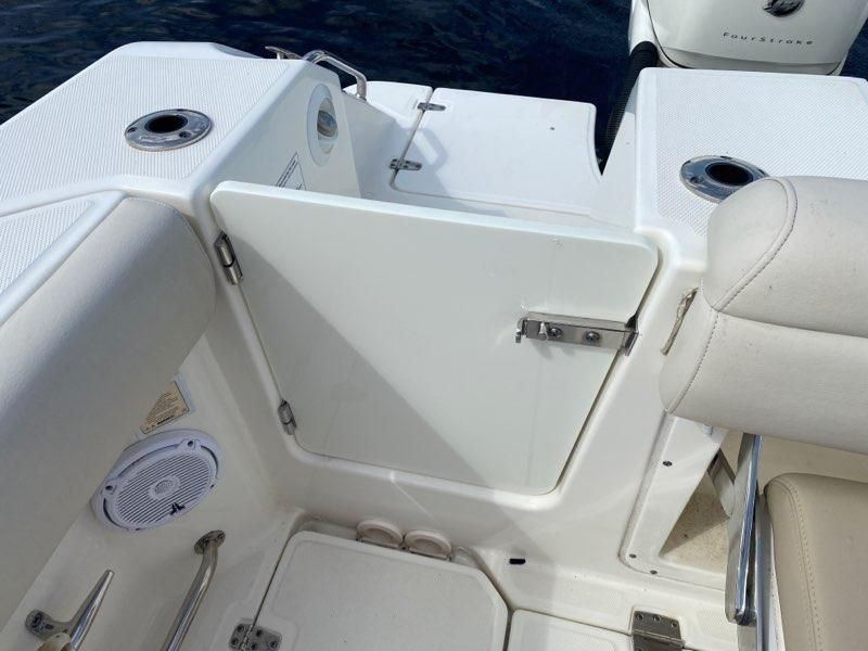 2017 Boston Whaler 330 Outrage