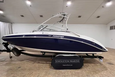 Yamaha Boats AR240