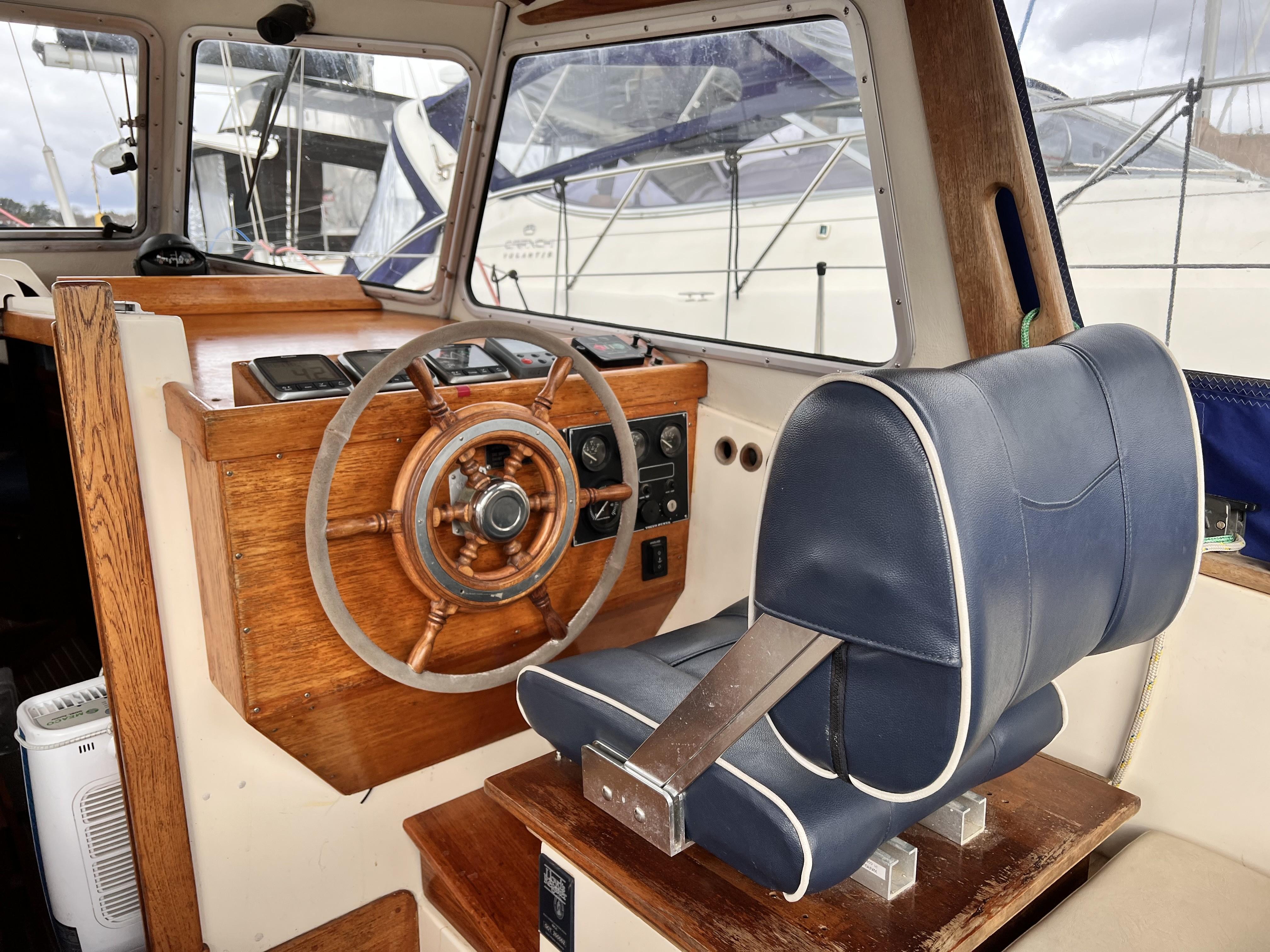 Hallberg Auction - q099fz2