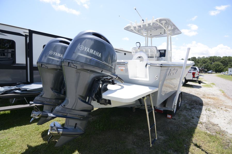 2022 Parker 2501 Center Console