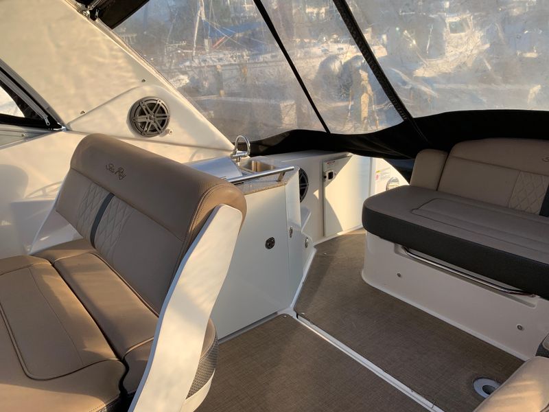 2016 Sea Ray 310 Sundancer