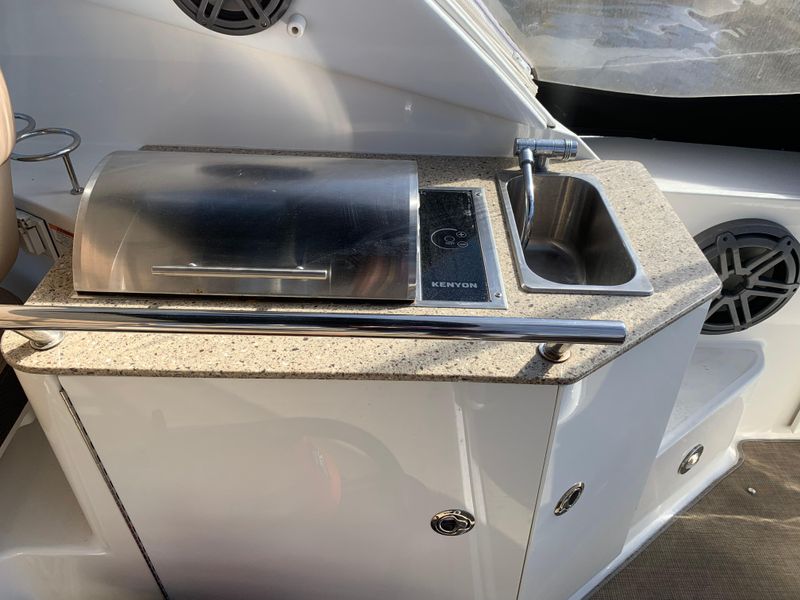 2016 Sea Ray 310 Sundancer