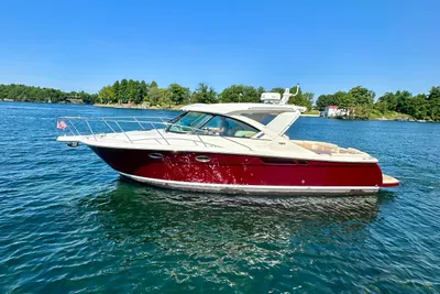 Tiara Yachts 3100 Coronet